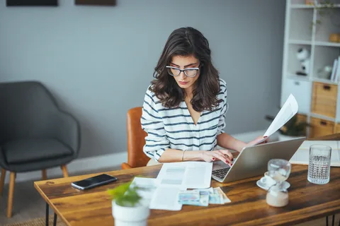 Online Learning Strategies for Busy Professionals to Thrive in Their Careers
